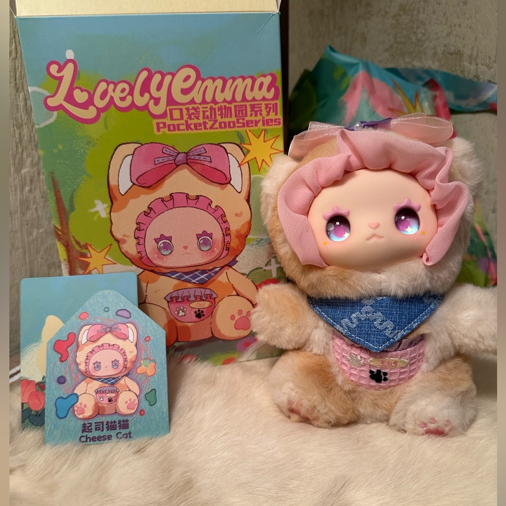 Lovely Emma Cheese Cat Plush Toy